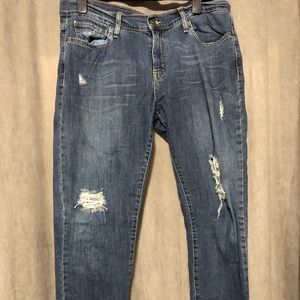 Levi’s boyfriend 513 jeans lightly distressed size 9